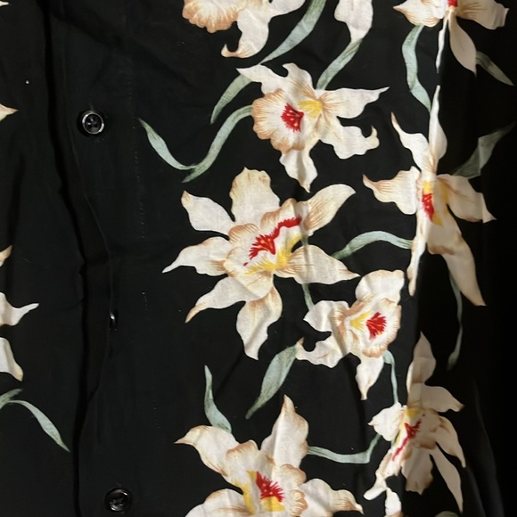 Rayon vacation Hawaiian style shirt. B6 - Picture 2 of 5